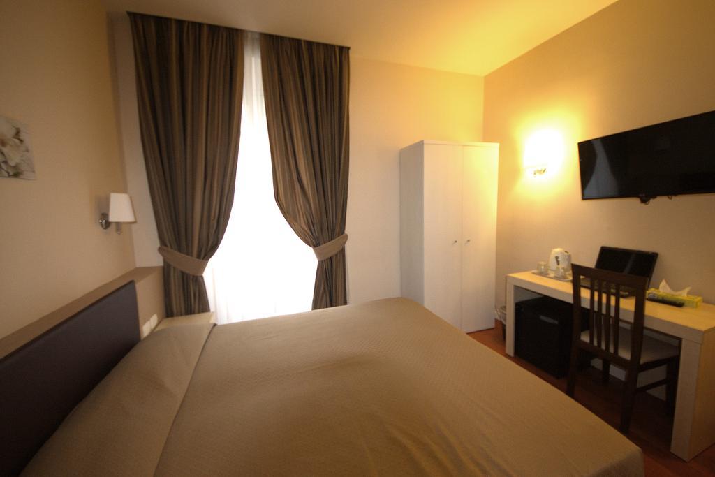 Roma Rooms Colosseum Exterior foto